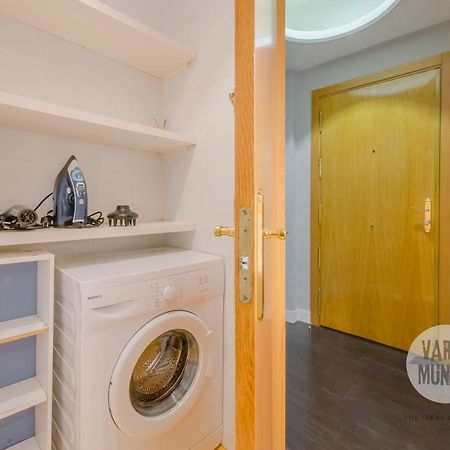 Sutil Elegancia Para 3, En Plaza De Chueca Мадрид Екстериор снимка